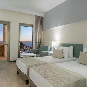 Double or Twin Room Side Sea View